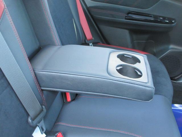 ���A�V�[�g�Z���^�[�A�[�����X�g�@��Ȃɂ����K�ȃh���C�u��񋟂���A�����V�[�g�����̃A�[�����X�g�ł��B�J�b�v�z���_�[�����Ă��܂��B