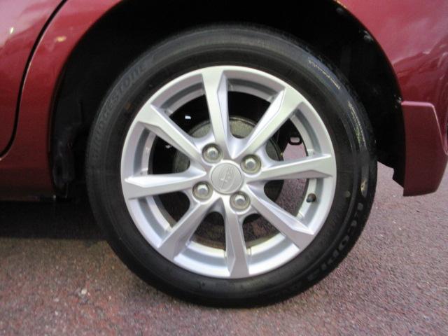 ステラ Ｇ　スマートアシスト　地デジナビ　ＥＴＣ　ドラレコ　アイドリングストップ　　電動ドアミラー　オートエアコン　パワーウインドウ　アクセサリーソケット　シートアンダートレイ　アームレスト　ドリンクホルダー　マルチインフォメーションディスプレイ（9枚目）