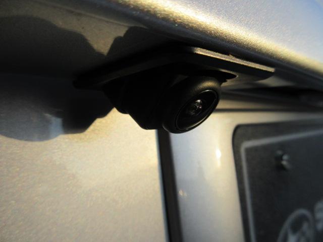 �����Ȃ������A�J�����Ŏ��F���m�ہ@�@�o�b�N�J���������@�o�b�N�����ۂ́A�l���Q���Ȃǂ�������ƃ��j�^�[�ɉf���o�����̂ŁA���S�ł��B