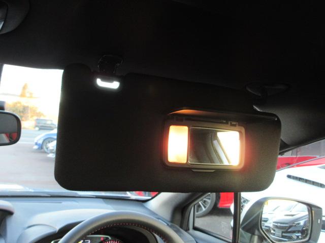 �^�]�ȃT���o�C�U�[�ɂ́A���C�g�t���~���[����������Ă��܂��B�g�����Ȃ݂ɂ��劈��B