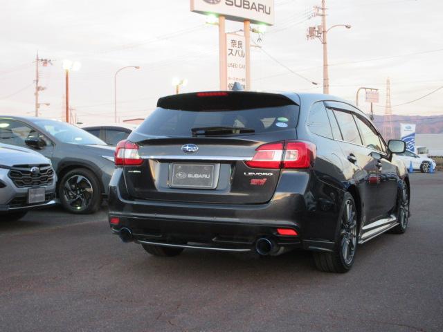 レヴォーグ １．６ＳＴＩＳｐｏｒｔ　　アイサイト　地デジナビ　ＥＴＣ　社外マフラー　ＳＴＩエアロ　フロントカメラ　サイドカメラ　リヤビークルディデクション　　ＡＶＨ　電動パーキングブレーキ　パワーシート　　シートヒーター　ＶＤＣ　トノカバー　アイドリングストップ（2枚目）