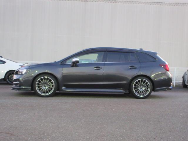 レヴォーグ １．６ＳＴＩＳｐｏｒｔ　　アイサイト　地デジナビ　ＥＴＣ　社外マフラー　ＳＴＩエアロ　フロントカメラ　サイドカメラ　リヤビークルディデクション　　ＡＶＨ　電動パーキングブレーキ　パワーシート　　シートヒーター　ＶＤＣ　トノカバー　アイドリングストップ（3枚目）