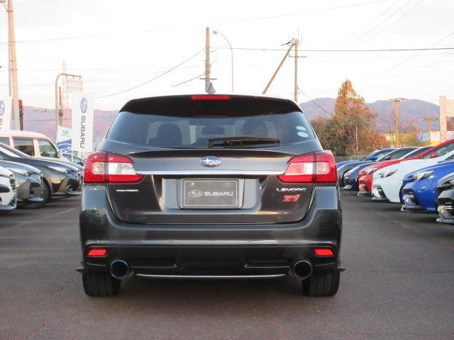 レヴォーグ １．６ＳＴＩＳｐｏｒｔ　　アイサイト　地デジナビ　ＥＴＣ　社外マフラー　ＳＴＩエアロ　フロントカメラ　サイドカメラ　リヤビークルディデクション　　ＡＶＨ　電動パーキングブレーキ　パワーシート　　シートヒーター　ＶＤＣ　トノカバー　アイドリングストップ（5枚目）