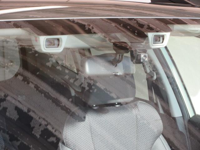 �A�C�T�C�g�͐l�̖ڂƓ����悤�ɂQ�̃J�����ŃN���}�A�l�A�Q�֎Ԃ����ʁA���f���K�v�ɉ����Đ�����s���^�]�x���V�X�e���ł��B