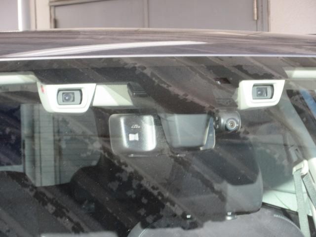 �A�C�T�C�g�͐l�̖ڂƓ����悤�ɂQ�̃J�����ŃN���}�A�l�A�Q�֎Ԃ����ʁA���f���K�v�ɉ����Đ�����s���^�]�x���V�X�e���ł��B