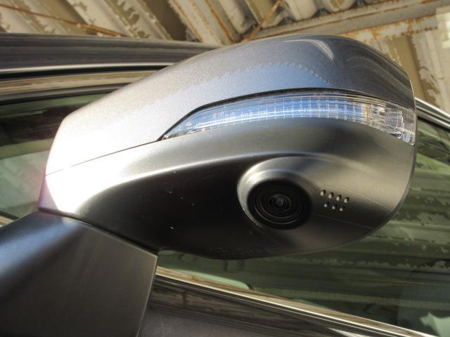 �T�C�h�J���������@�@���p�ɂȂ鍶�t�F���_�[���t�߂��m�F�ł��܂��B�ׂ����H��ʍs���鎞�̋��������A�X�g���X���y���ł��܂��̂ŁA�^�]�ɏW���ł��܂��B