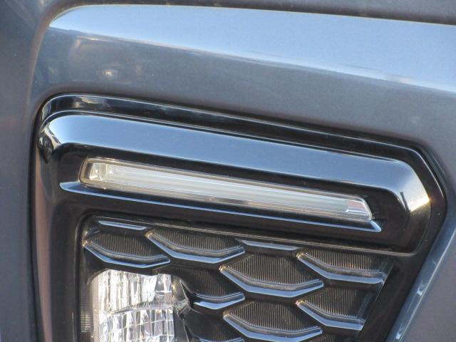 �t�����g�ɂ́A�k�d�c�A�N�Z�T���[���C�i�[�����Ă��܂��B�t�����g�t�F�[�X���������܂�܂��B���Ԃ����F���݂̂Ȃ炸�A��Ԃ̃��C�e�B���O�̃o�����X�I�ɂ��A�ӊO�ɂ�������Ȃ��ł����H