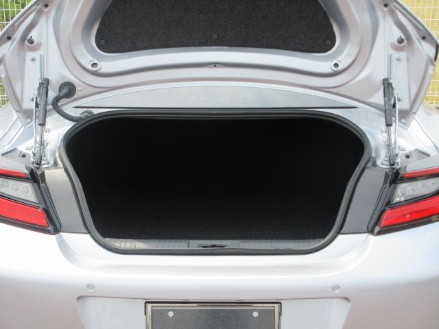 ＢＲＺ Ｓ　地デジナビ　６ＡＴ　ドラレコ　ＥＴＣ　バックカメラ　クルーズコントロール　１８インチアルミホイール　アルミパッド付きスポーツペダル　フルオートエアコン　ＬＥＤヘッドライト　ＬＥＤライナー　キーレスアクセス＆プッシュスタート　　ドリンクホルダー（25枚目）