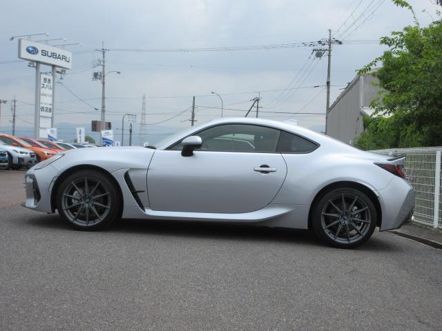 ＢＲＺ Ｓ　地デジナビ　６ＡＴ　ドラレコ　ＥＴＣ　バックカメラ　クルーズコントロール　１８インチアルミホイール　アルミパッド付きスポーツペダル　フルオートエアコン　ＬＥＤヘッドライト　ＬＥＤライナー　キーレスアクセス＆プッシュスタート　　ドリンクホルダー（37枚目）
