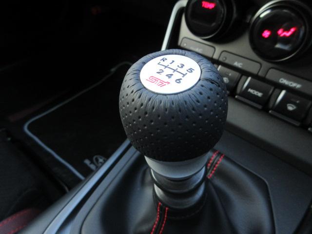 �U�l�s���ځ@�N���}���葫�̂悤�ɑ���������ő剻����g�����X�~�b�V�����B�N�C�b�N�����炩�ȃV�t�g����𑣂��A�v���ʂ�̑�����x���܂��B