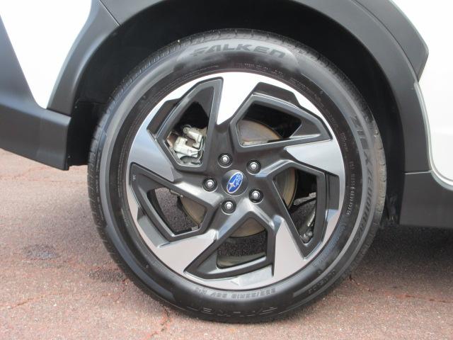 クロストレック リミテッド　新世代アイサイト　地デジナビ　ドラレコ　ＥＴＣ　バックカメラ　サイドカメラ　フロントカメラ　リヤビークルディデクション　電動パーキングブレーキ　オートビークルホールド　ＵＳＢ電源　ＬＥＤヘッドランプ　　フォグランプ　ＳＴＡＲＬＩＮＫ（22枚目）