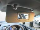 運転席サンバイザー ミラーがついていますので、車内でも身だしなみに気を使えます。