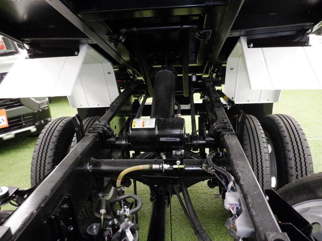 デュトロ ハイグレード１５０馬力スーパー横綱ダンプ３ｔ　新明和スーパー横綱ダンプ３ｔ　ダンプ床９ミリ　あおり４．５ミリ　リヤあおりダム加工　中間ピン　コボレーンシルバーシートサニーホース付　ＬＥＤヘッド＆フォグ　ＬＥＤデイラント　バックカメラルームミラー（39枚目）