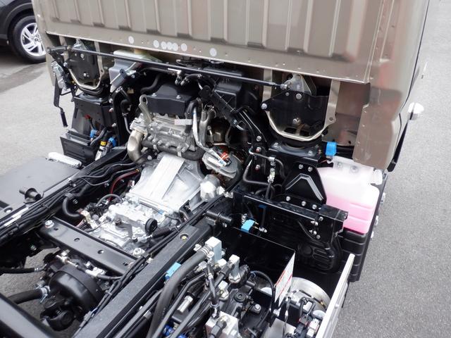 キャンター カスタム新明和セーフティーローダーダンプ３ｔラジコン付　カスタムグレード　新明和セーフティーローダーダンプ３トン積載　オリジナルコボレーン　左右電動格納ミラーヒーター付　スマートキー　透明ビニールシートカバー　マット　バイザ　ｅキャンターインパネ（16枚目）