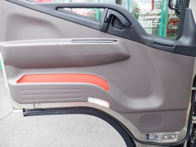 キャンター カスタム新明和セーフティーローダーダンプ３ｔラジコン付　カスタムグレード　新明和セーフティーローダーダンプ３トン積載　オリジナルコボレーン　左右電動格納ミラーヒーター付　スマートキー　透明ビニールシートカバー　マット　バイザ　ｅキャンターインパネ（77枚目）