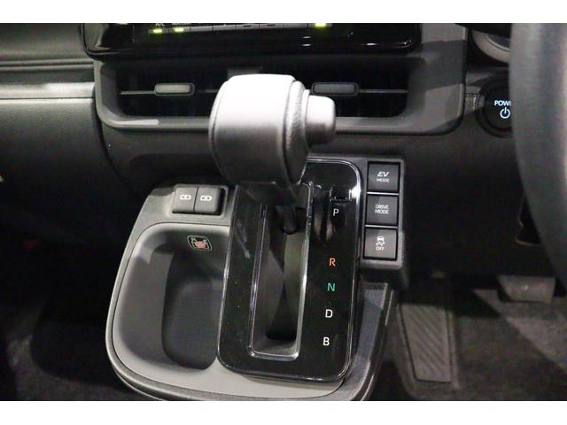 シエンタ ハイブリッドＸ　クリアランスソナー　クルーズコントロール　レーンアシスト　衝突被害軽減システム　両側スライド・片側電動　オートマチックハイビーム　ＬＥＤヘッドランプ　スマートキー　３列シート　ＣＶＴ（7枚目）