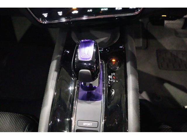 ヴェゼル ＨＶ　Ｘ・ホンダセンシングブリリアントスタイルＥＤ　ＥＴＣ　バックカメラ　オートクルーズコントロール　レーンアシスト　衝突被害軽減システム　ナビ　ＴＶ　オートライト　ＬＥＤヘッドランプ　ヘッドライトウォッシャー　アルミホイール　スマートキー（6枚目）