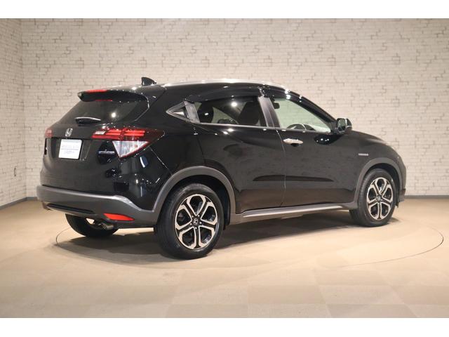 ヴェゼル ＨＶ　Ｘ・ホンダセンシングブリリアントスタイルＥＤ　ＥＴＣ　バックカメラ　オートクルーズコントロール　レーンアシスト　衝突被害軽減システム　ナビ　ＴＶ　オートライト　ＬＥＤヘッドランプ　ヘッドライトウォッシャー　アルミホイール　スマートキー（14枚目）