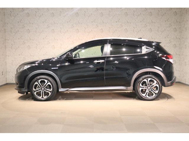 ヴェゼル ＨＶ　Ｘ・ホンダセンシングブリリアントスタイルＥＤ　ＥＴＣ　バックカメラ　オートクルーズコントロール　レーンアシスト　衝突被害軽減システム　ナビ　ＴＶ　オートライト　ＬＥＤヘッドランプ　ヘッドライトウォッシャー　アルミホイール　スマートキー（17枚目）