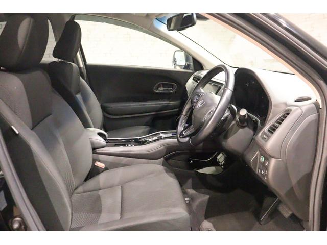 ヴェゼル ＨＶ　Ｘ・ホンダセンシングブリリアントスタイルＥＤ　ＥＴＣ　バックカメラ　オートクルーズコントロール　レーンアシスト　衝突被害軽減システム　ナビ　ＴＶ　オートライト　ＬＥＤヘッドランプ　ヘッドライトウォッシャー　アルミホイール　スマートキー（25枚目）