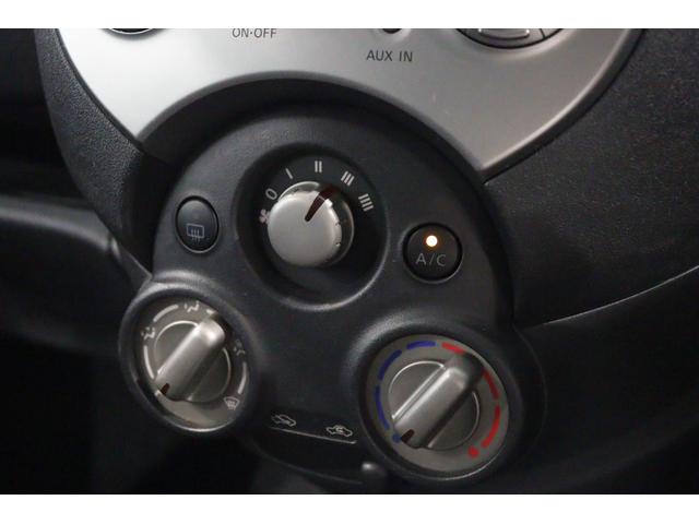 マーチ １２Ｘ　スマートキー　アイドリングストップ　ＣＶＴ　盗難防止システム　衝突安全ボディ　ＡＢＳ　ＣＤ　ミュージックプレイヤー接続可　エアコン　パワーステアリング　パワーウィンドウ（4枚目）