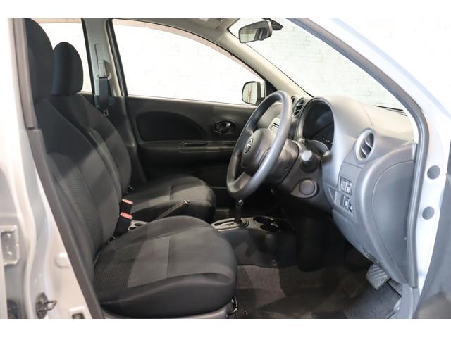 マーチ １２Ｘ　スマートキー　アイドリングストップ　ＣＶＴ　盗難防止システム　衝突安全ボディ　ＡＢＳ　ＣＤ　ミュージックプレイヤー接続可　エアコン　パワーステアリング　パワーウィンドウ（9枚目）