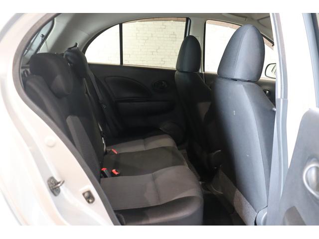 マーチ １２Ｘ　スマートキー　アイドリングストップ　ＣＶＴ　盗難防止システム　衝突安全ボディ　ＡＢＳ　ＣＤ　ミュージックプレイヤー接続可　エアコン　パワーステアリング　パワーウィンドウ（10枚目）