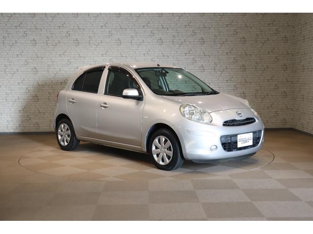 マーチ １２Ｘ　スマートキー　アイドリングストップ　ＣＶＴ　盗難防止システム　衝突安全ボディ　ＡＢＳ　ＣＤ　ミュージックプレイヤー接続可　エアコン　パワーステアリング　パワーウィンドウ（12枚目）