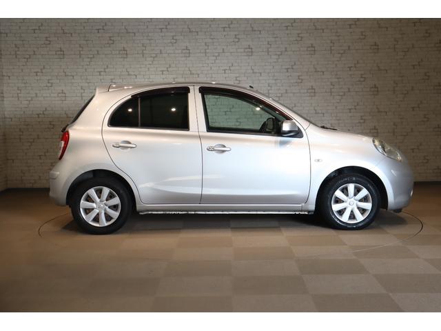 マーチ １２Ｘ　スマートキー　アイドリングストップ　ＣＶＴ　盗難防止システム　衝突安全ボディ　ＡＢＳ　ＣＤ　ミュージックプレイヤー接続可　エアコン　パワーステアリング　パワーウィンドウ（13枚目）