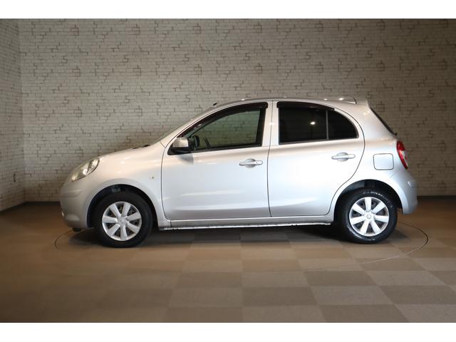 マーチ １２Ｘ　スマートキー　アイドリングストップ　ＣＶＴ　盗難防止システム　衝突安全ボディ　ＡＢＳ　ＣＤ　ミュージックプレイヤー接続可　エアコン　パワーステアリング　パワーウィンドウ（17枚目）