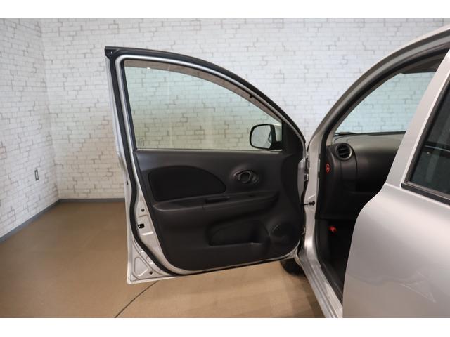 マーチ １２Ｘ　スマートキー　アイドリングストップ　ＣＶＴ　盗難防止システム　衝突安全ボディ　ＡＢＳ　ＣＤ　ミュージックプレイヤー接続可　エアコン　パワーステアリング　パワーウィンドウ（22枚目）