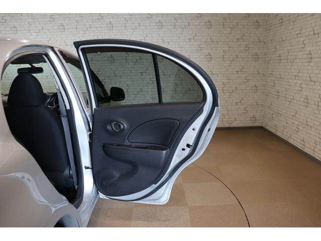 マーチ １２Ｘ　スマートキー　アイドリングストップ　ＣＶＴ　盗難防止システム　衝突安全ボディ　ＡＢＳ　ＣＤ　ミュージックプレイヤー接続可　エアコン　パワーステアリング　パワーウィンドウ（24枚目）