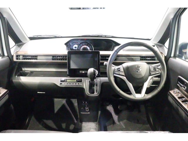 ワゴンＲカスタムＺ ハイブリッドＺＸ　クリアランスソナー　オートクルーズコントロール　レーンアシスト　衝突被害軽減システム　ＬＥＤヘッドランプ　スマートキー　アイドリングストップ　ベンチシート　ＣＶＴ　盗難防止システム　ＡＢＳ　ＥＳＣ（2枚目）