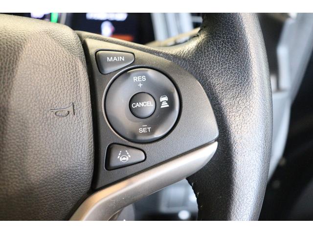 フィットハイブリッド Ｌ　ホンダセンシング　ドライブレコーダー　ＥＴＣ　バックカメラ　ナビ　ＴＶ　クルーズコントロール　レーンアシスト　衝突被害軽減システム　ＬＥＤヘッドランプ　スマートキー　アイドリングストップ　ＡＴ（11枚目）