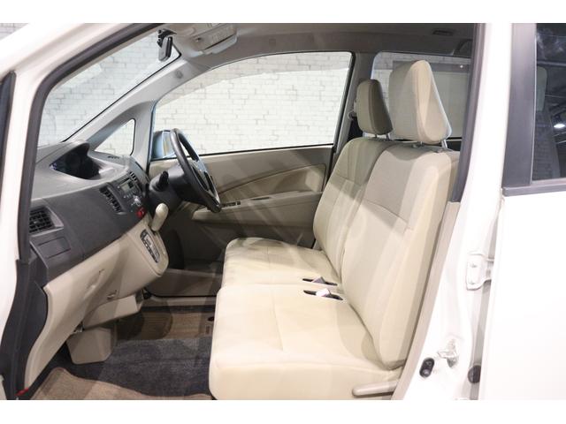 ムーヴ Ｌ　キーレスエントリー　アイドリングストップ　ベンチシート　ＣＶＴ　盗難防止システム　ＡＢＳ　ＣＤ　ミュージックプレイヤー接続可　衝突安全ボディ　エアコン　パワーステアリング　パワーウィンドウ（8枚目）