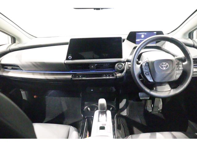 プリウス Ｚ　クリアランスソナー　レーンアシスト　クルーズコントロール　衝突被害軽減システム　全周囲カメラ　ナビ　ＴＶ　アルミホイール　オートマチックハイビーム　ＬＥＤヘッドランプ　ＣＶＴ　シートヒーター（2枚目）