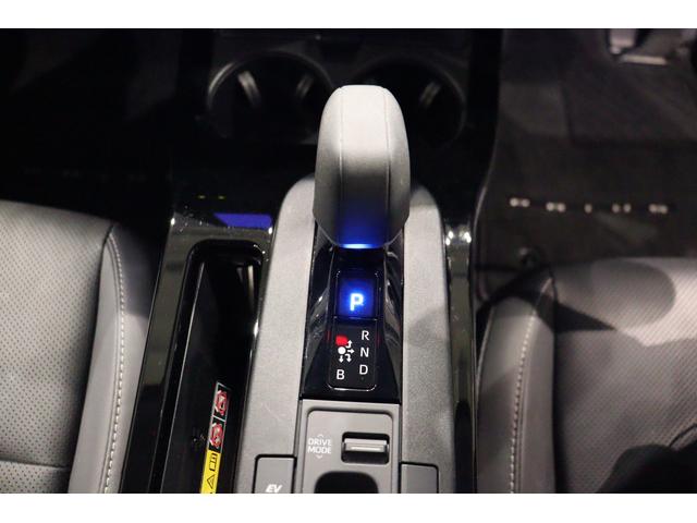 プリウス Ｚ　クリアランスソナー　レーンアシスト　クルーズコントロール　衝突被害軽減システム　全周囲カメラ　ナビ　ＴＶ　アルミホイール　オートマチックハイビーム　ＬＥＤヘッドランプ　ＣＶＴ　シートヒーター（6枚目）