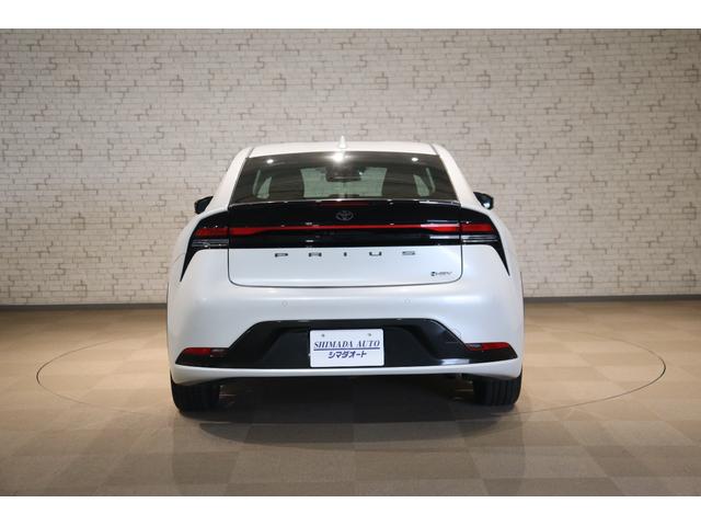 プリウス Ｚ　クリアランスソナー　レーンアシスト　クルーズコントロール　衝突被害軽減システム　全周囲カメラ　ナビ　ＴＶ　アルミホイール　オートマチックハイビーム　ＬＥＤヘッドランプ　ＣＶＴ　シートヒーター（16枚目）