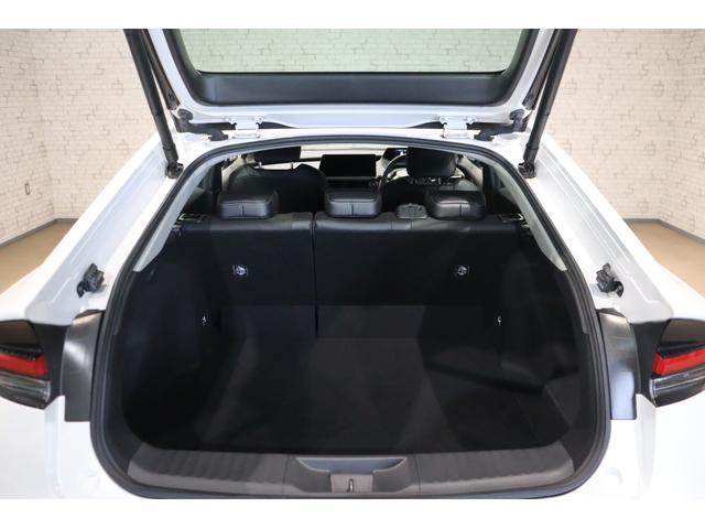 プリウス Ｚ　クリアランスソナー　レーンアシスト　クルーズコントロール　衝突被害軽減システム　全周囲カメラ　ナビ　ＴＶ　アルミホイール　オートマチックハイビーム　ＬＥＤヘッドランプ　ＣＶＴ　シートヒーター（18枚目）