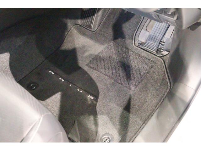 プリウス Ｚ　クリアランスソナー　レーンアシスト　クルーズコントロール　衝突被害軽減システム　全周囲カメラ　ナビ　ＴＶ　アルミホイール　オートマチックハイビーム　ＬＥＤヘッドランプ　ＣＶＴ　シートヒーター（23枚目）