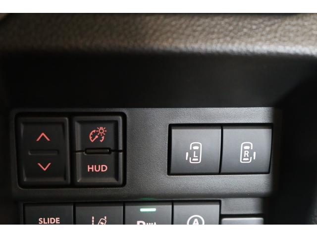 両側電動スライドドア装備！運転席よりボタン一つで開閉可能でございます。