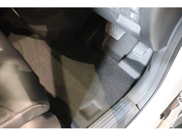 ステップワゴン e:HEVスパーダ クリアランスソナー クルーズコントロール 衝突被害軽減システム 両側電動スライドドア オートライト LEDヘッドランプ 電動リアゲート スマートキー 電動格納ミラー シートヒーター 3列シート(23枚目)