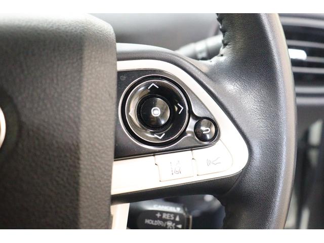 プリウス Sセーフティプラス ETC クリアランスソナー レーンアシスト クルーズコントロール パークアシスト 衝突被害軽減システム バックカメラ ナビ TV アルミホイール オートマチックハイビーム LEDヘッドランプ(4枚目)