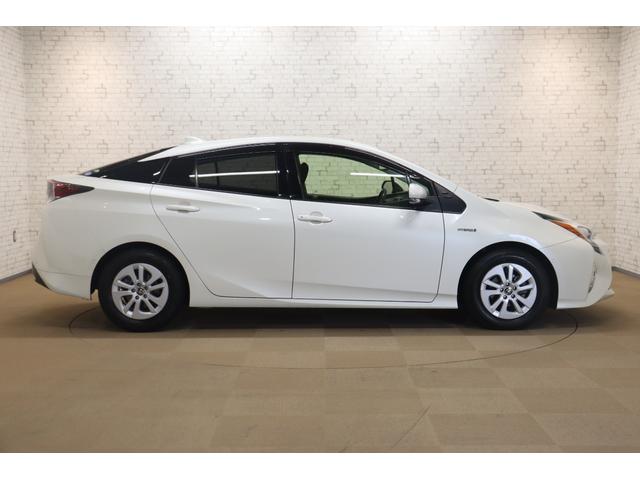 プリウス Sセーフティプラス ETC クリアランスソナー レーンアシスト クルーズコントロール パークアシスト 衝突被害軽減システム バックカメラ ナビ TV アルミホイール オートマチックハイビーム LEDヘッドランプ(14枚目)