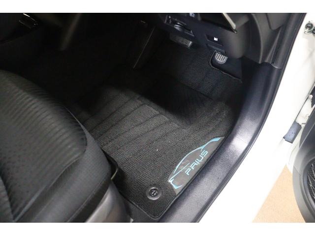 プリウス Sセーフティプラス ETC クリアランスソナー レーンアシスト クルーズコントロール パークアシスト 衝突被害軽減システム バックカメラ ナビ TV アルミホイール オートマチックハイビーム LEDヘッドランプ(27枚目)