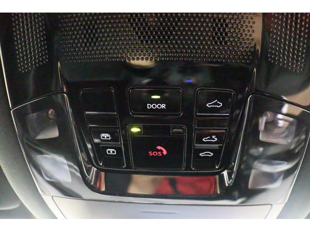 ＲＸ ＲＸ５００ｈ　Ｆスポーツパフォーマンス　４ＷＤ　全周囲カメラ　クリアランスソナー　クルーズコントロール　レーンアシスト　パワーシート　パークアシスト　衝突被害軽減システム　サンルーフ　ターボ　ナビ　ＴＶ　オートマチックハイビーム（10枚目）