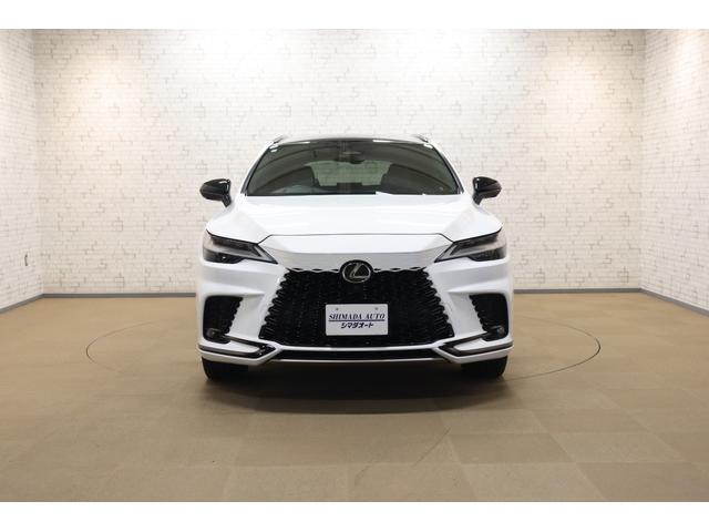 ＲＸ ＲＸ５００ｈ　Ｆスポーツパフォーマンス　４ＷＤ　全周囲カメラ　クリアランスソナー　クルーズコントロール　レーンアシスト　パワーシート　パークアシスト　衝突被害軽減システム　サンルーフ　ターボ　ナビ　ＴＶ　オートマチックハイビーム（12枚目）