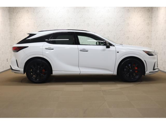 ＲＸ ＲＸ５００ｈ　Ｆスポーツパフォーマンス　４ＷＤ　全周囲カメラ　クリアランスソナー　クルーズコントロール　レーンアシスト　パワーシート　パークアシスト　衝突被害軽減システム　サンルーフ　ターボ　ナビ　ＴＶ　オートマチックハイビーム（14枚目）