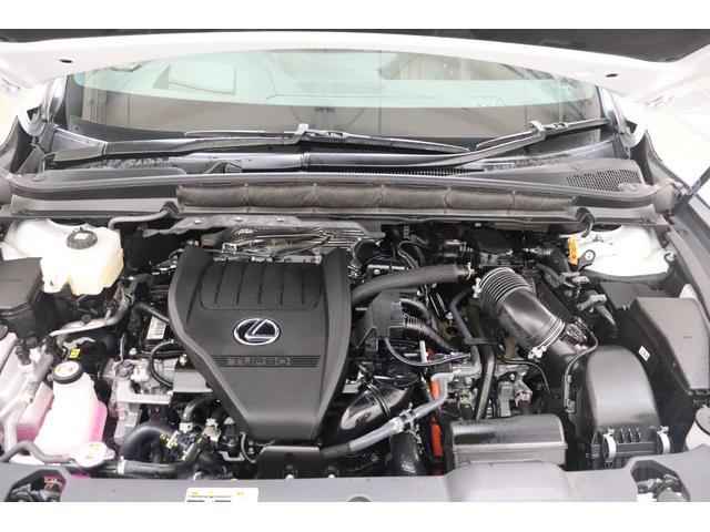 ＲＸ ＲＸ５００ｈ　Ｆスポーツパフォーマンス　４ＷＤ　全周囲カメラ　クリアランスソナー　クルーズコントロール　レーンアシスト　パワーシート　パークアシスト　衝突被害軽減システム　サンルーフ　ターボ　ナビ　ＴＶ　オートマチックハイビーム（20枚目）