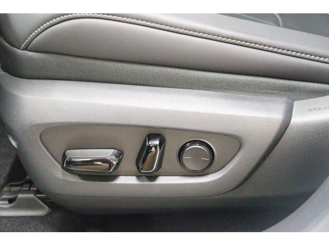 ＲＸ ＲＸ５００ｈ　Ｆスポーツパフォーマンス　４ＷＤ　全周囲カメラ　クリアランスソナー　クルーズコントロール　レーンアシスト　パワーシート　パークアシスト　衝突被害軽減システム　サンルーフ　ターボ　ナビ　ＴＶ　オートマチックハイビーム（34枚目）